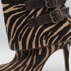 HOT ❤️Manolo Blahnik Zebra Print Pony Hair Ankle Boot Heel Size 37. Gorgeous!!❤️